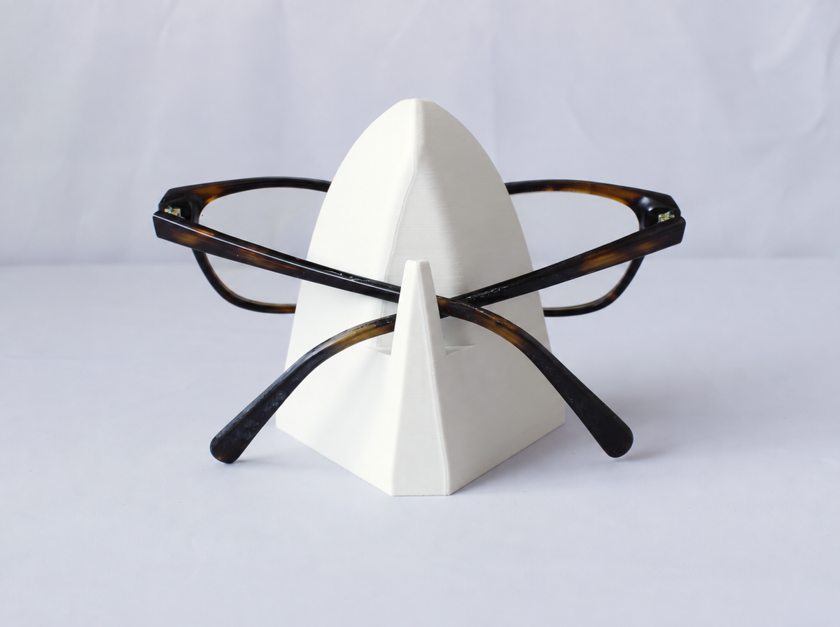 Minimalist Glasses stand